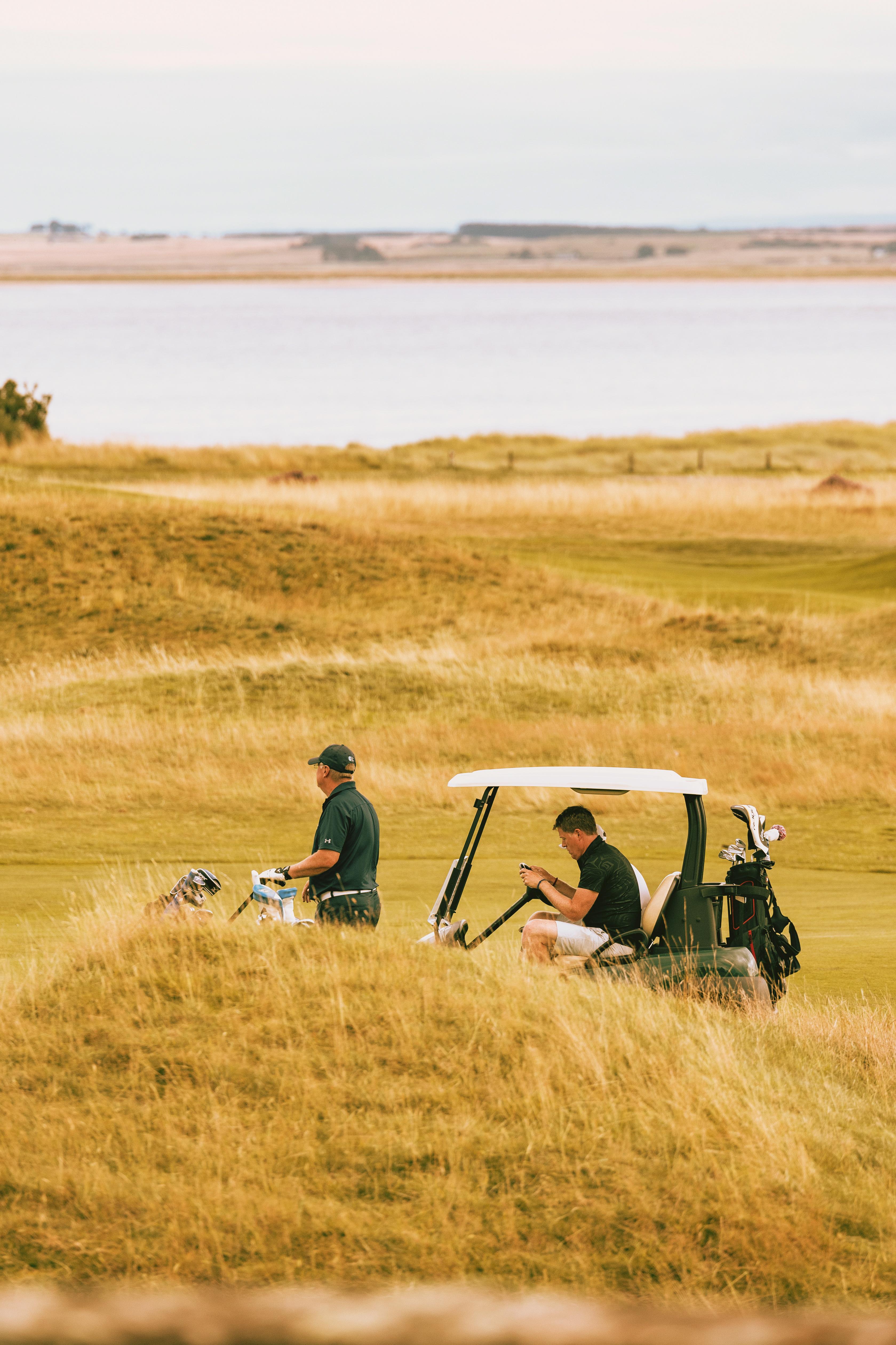 Dornoch Station Hotel Kültér fotó Golfers at the 2005 Open Championship at St Andrews