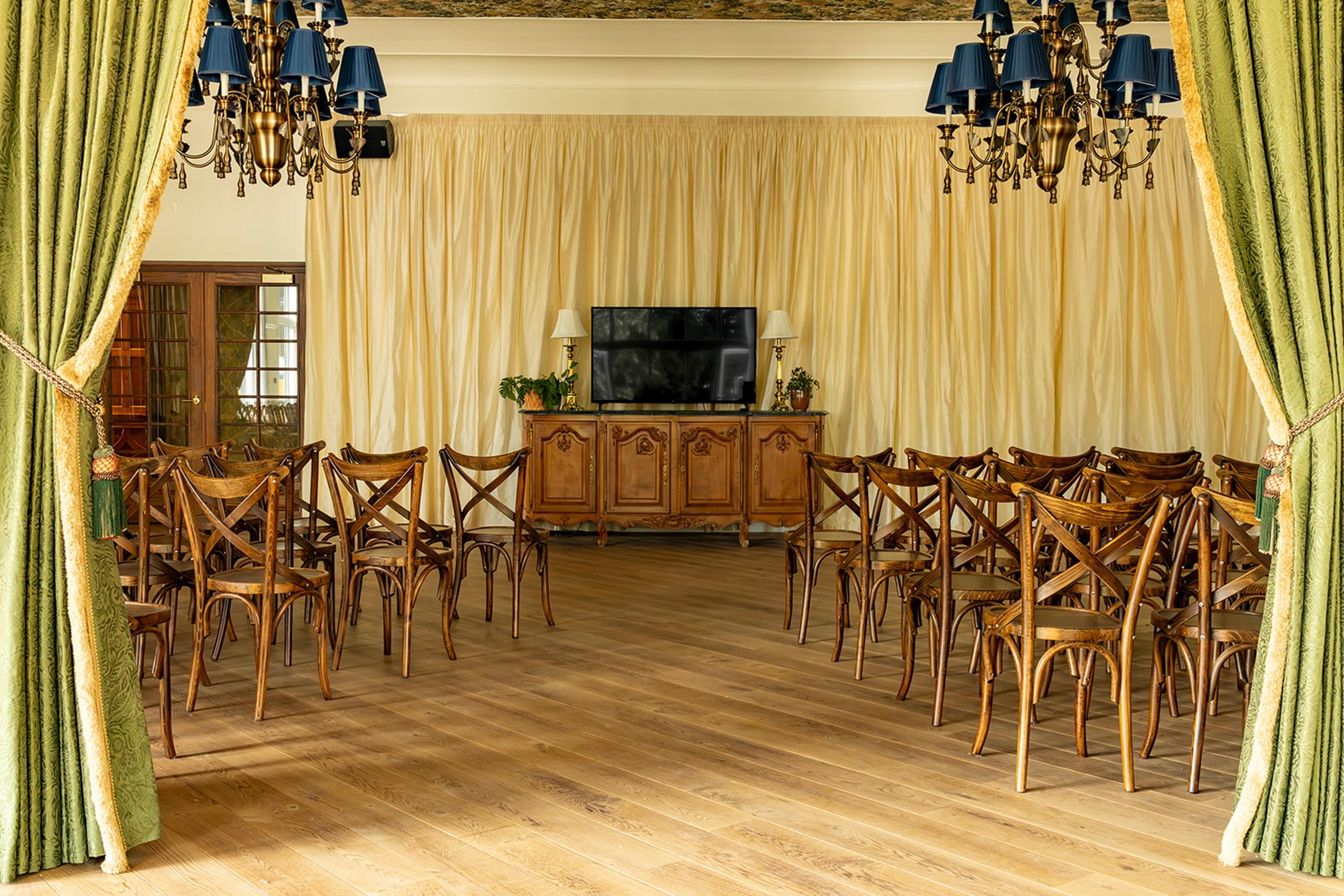 Dornoch Station Hotel Kültér fotó The interior of the conference centre